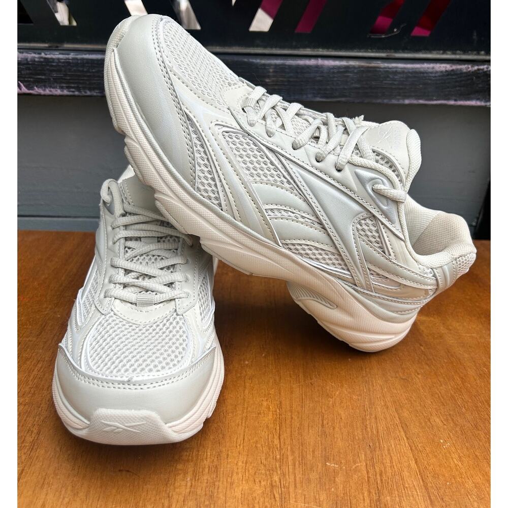 Reebok Bellwave Training Shoes Womens Size 9 Beige Cream Athleisure Sneakers - Picture 6 of 9
